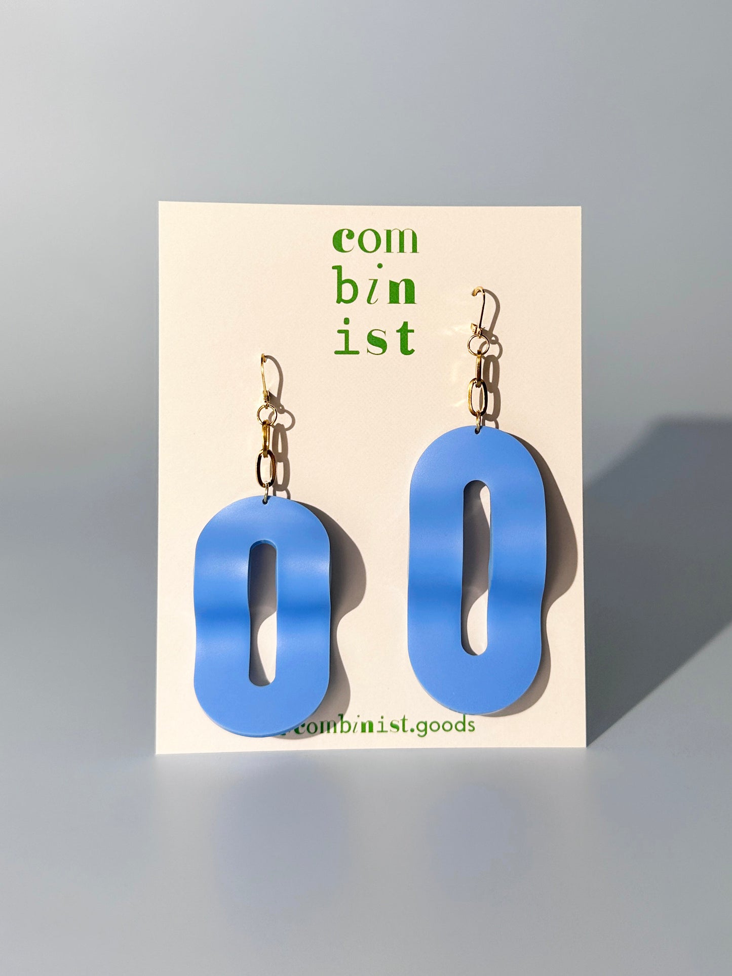 Mismatched Length Wavy Oval Chain Earrings