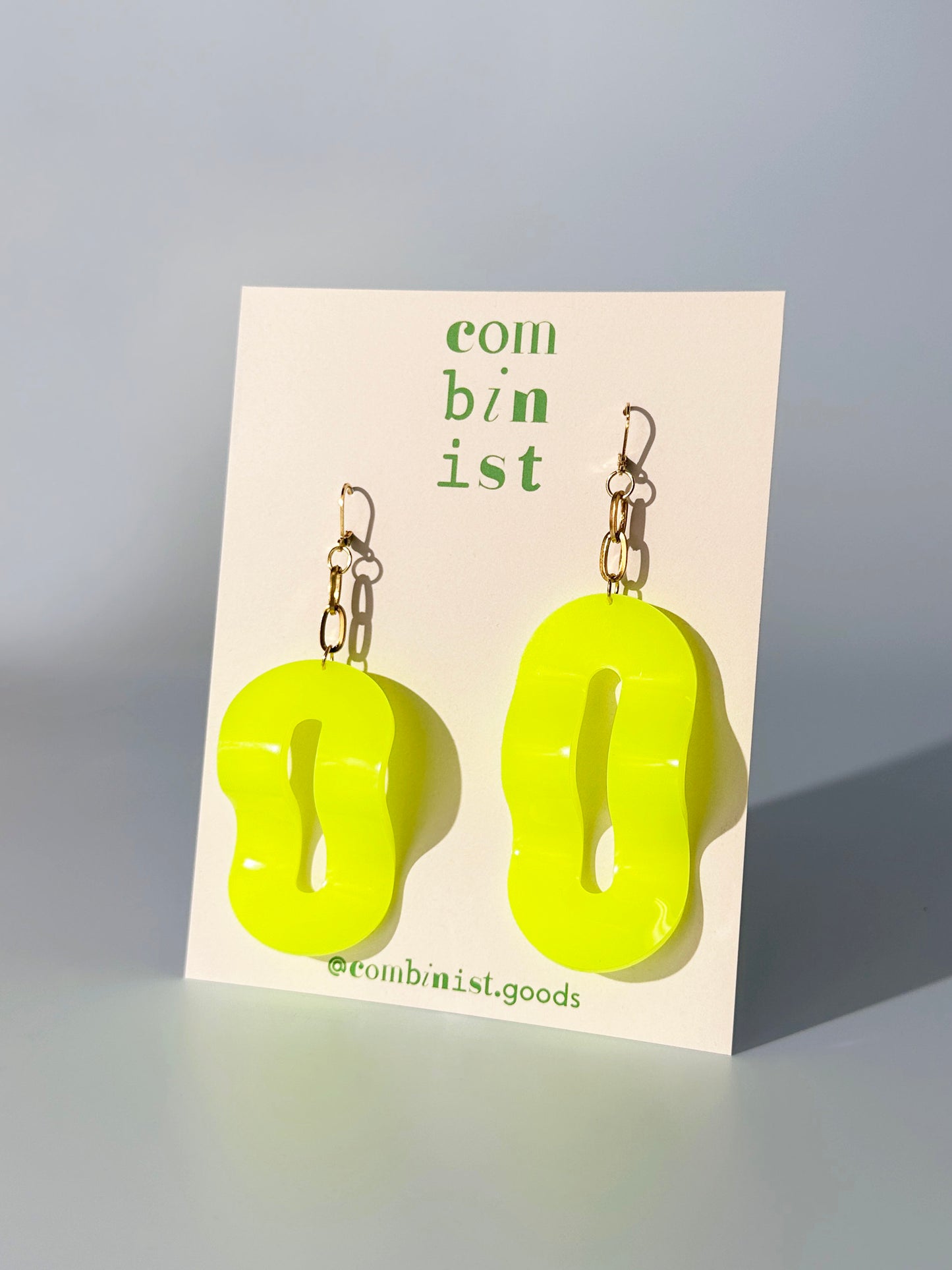 Mismatched Length Wavy Oval Chain Earrings