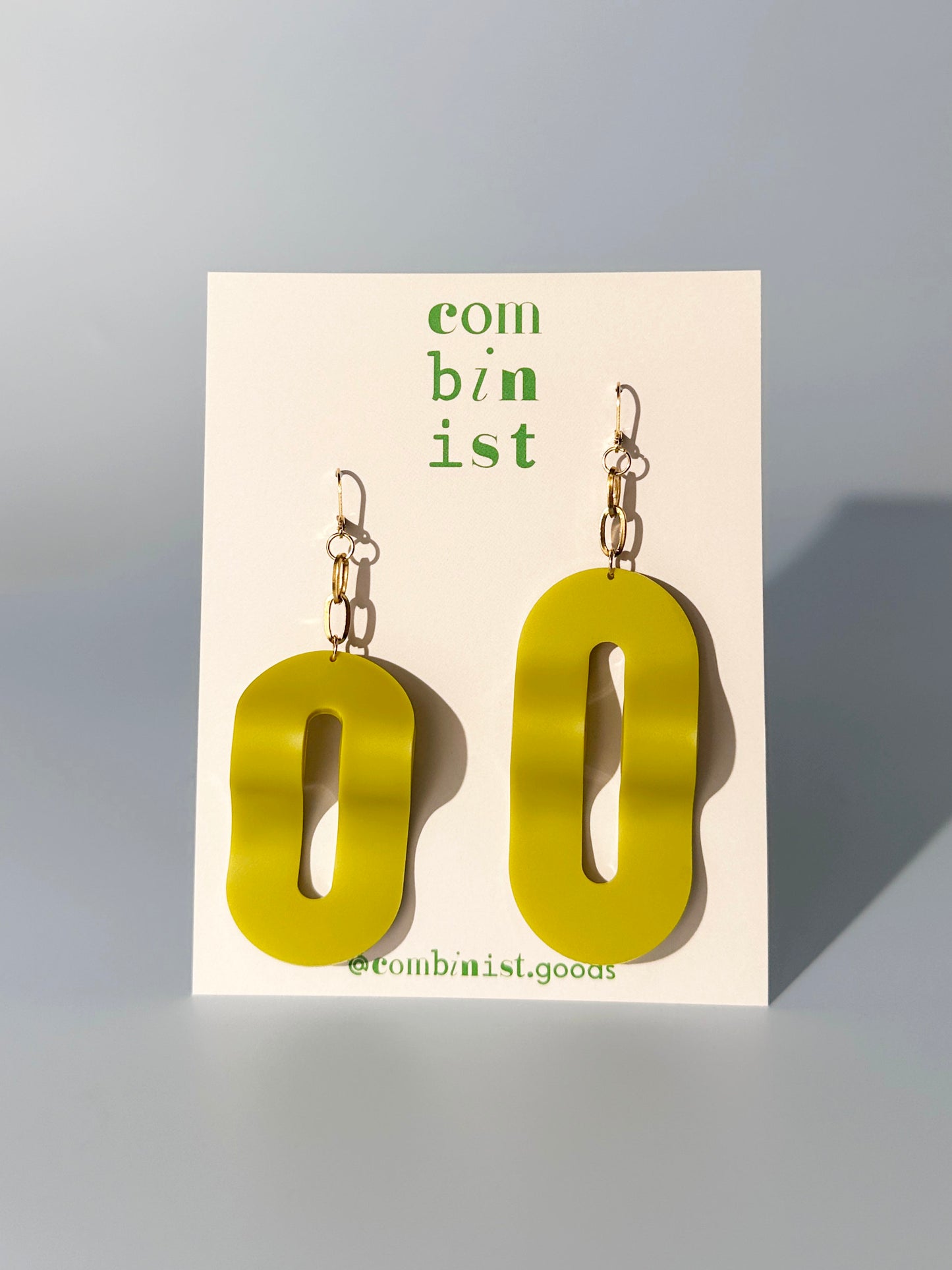 Mismatched Length Wavy Oval Chain Earrings