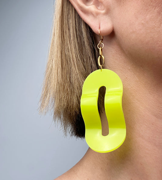 Mismatched Length Wavy Oval Chain Earrings